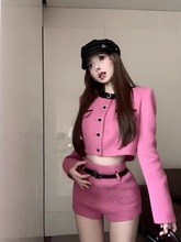 感小香风套装女秋季短款长袖西装外套休闲短裤子玫红色两件套