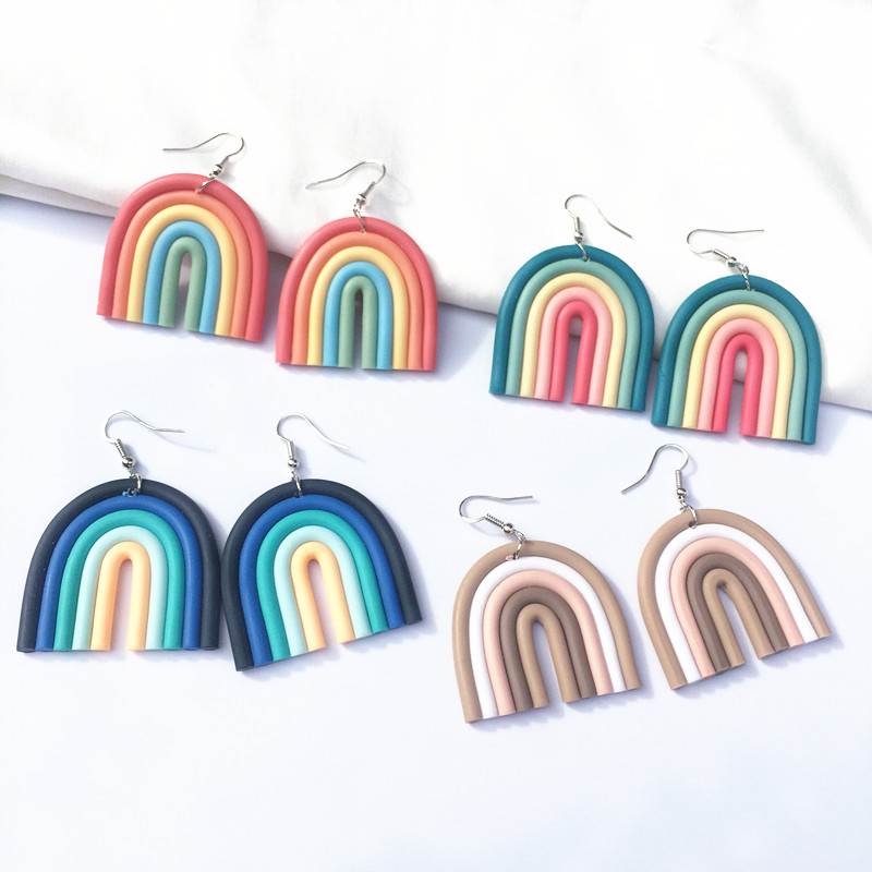 Boucles D'oreilles En Poterie Douce De Couleur Arc-en-ciel Boucles D'oreilles Géométriques En Forme De U En Poterie En Argile display picture 1