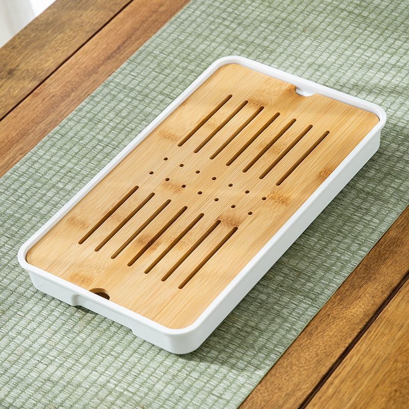 중국산 접시 길이 31cm 폭 18cm 흰색 배경