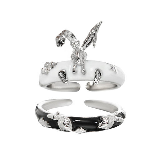 Minimalist personality black and white drip glaze rabbit open mouth ring for women, niche design, high-end sense, Instagram cool breeze ring trend