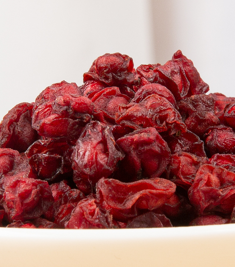 Dried Schisandra Berry Wu Wei Zi 500g Changbai Mountain Herbal Fruit for Tea and Wine Soaking in use