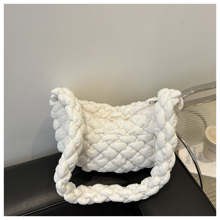 Large-capacity pleated cloud bag, new fashionable single-shoulder hand-held dumpling bag, solid-color simple crossbody bag, cross-border wholesale undefined