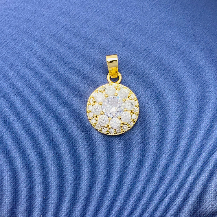 百種類のペンダントは心のままにファッションの経典を配合します。カップルの美しいペンダントは親友のアクセサリーを送ります。