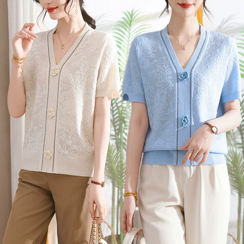 2025 весна и осень мама мода минус возраст трикотажная рубашка весна и осень новая средняя и пожилая женщина осенний темперамент топ с V-образным вырезом