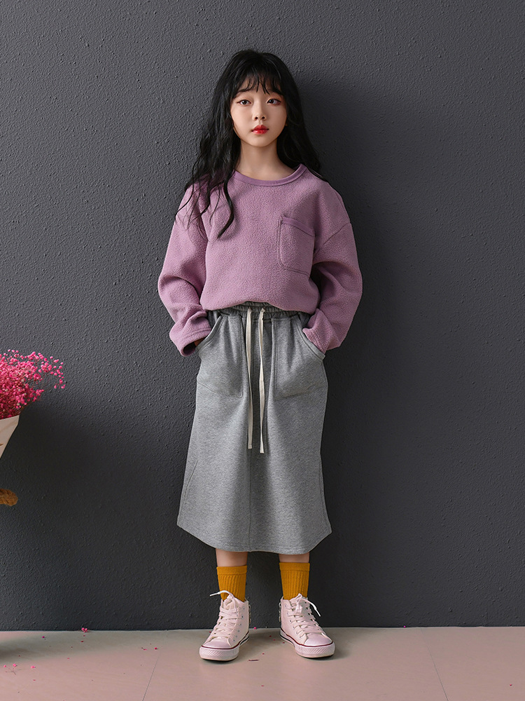 Traje de falda casual Han Fan para niñas Suéter de terciopelo polar suelto y simple, todo fósforo, cálido y casual