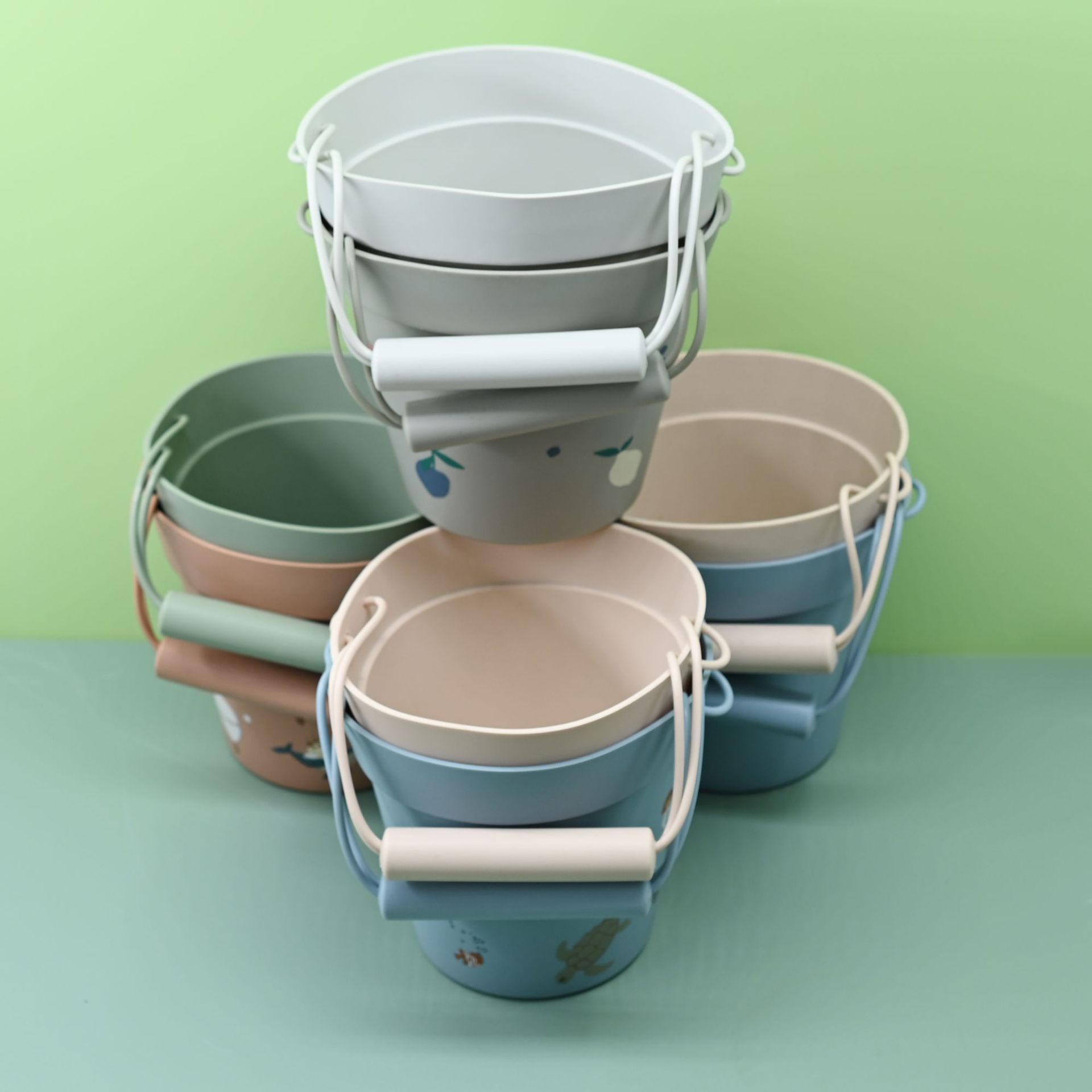 Juguetes de barriles de playa transfronterizos al por mayor parques infantiles de silicona barriles de agua bebé jugando con arena herramientas de pesca