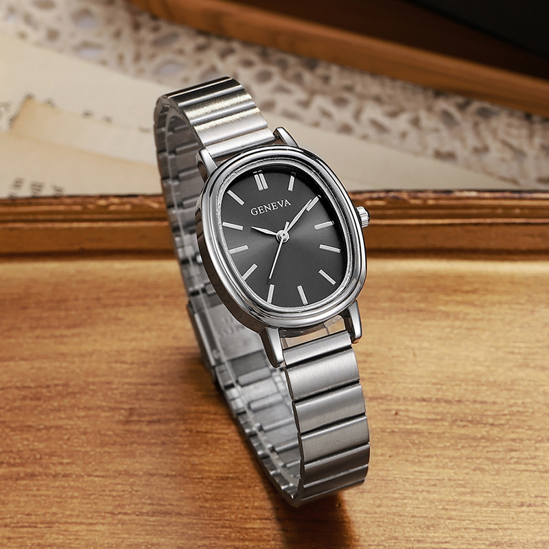 Reloj transfronterizo moda ovalada bambú cinturón de acero reloj de mujer casual simple celebridad en vivo muñeca plateada 1 reloj