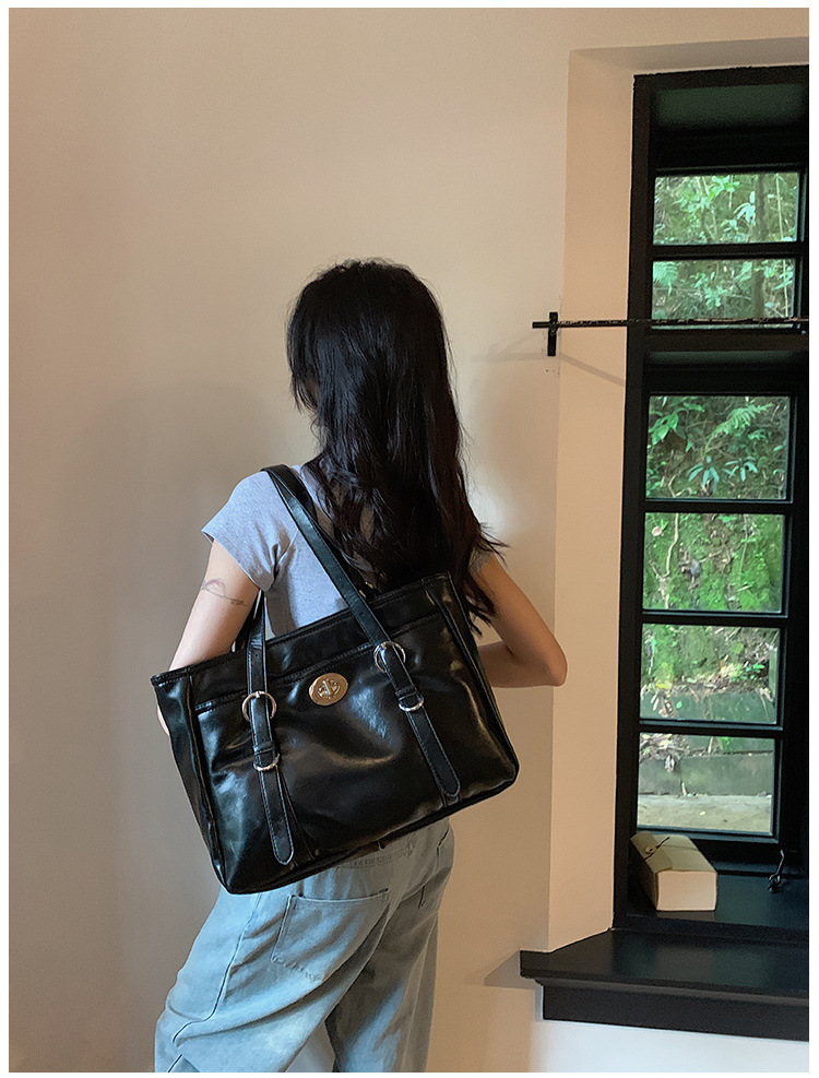 Retro Women's Shoulder Bag Large Capacity Tote Simple Texture_voghion.com