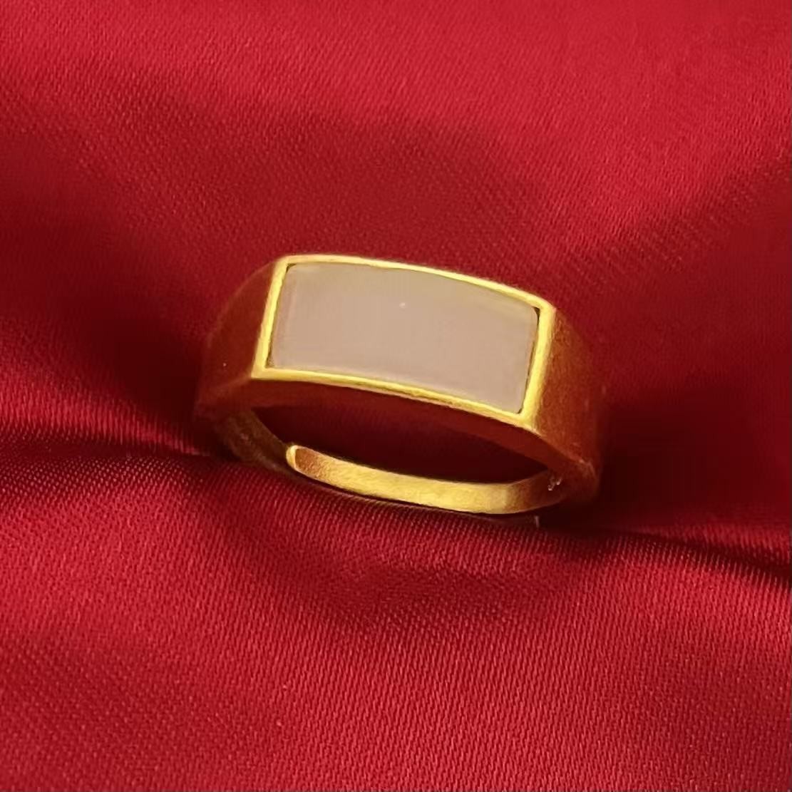 黄銅の金メッキの福の金儲けの指輪の男性の多種類の車の花は宝の蛇口の関公の戒子の金メッキの指輪を招きます。