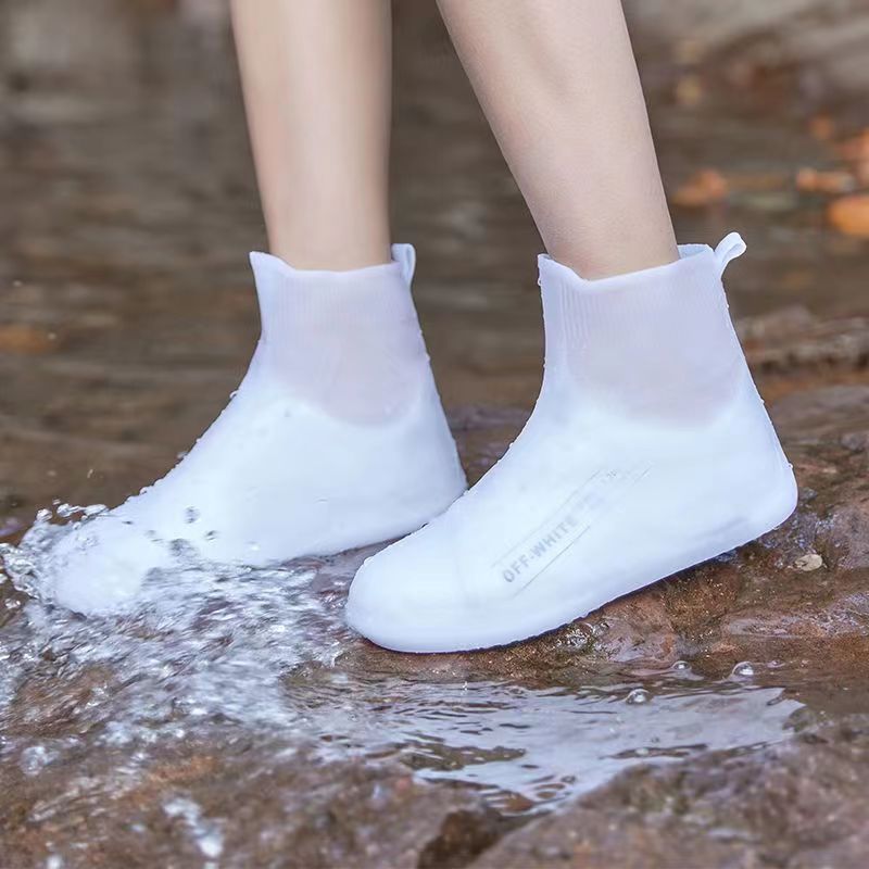 レインシューズカバー 防水靴カバー 雨用滑り止め 防雨靴カバー シリコン製 学生用 耐摩耗性 大人用防水靴カバー|undefined