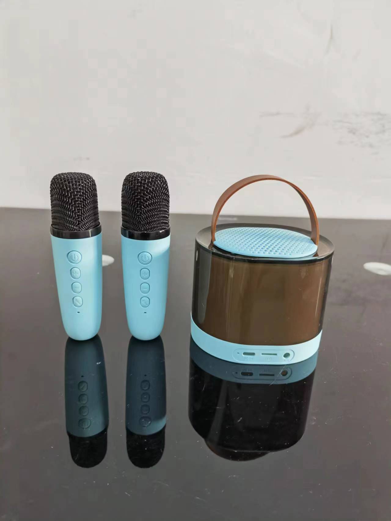 K52 completo LED de luz de audio Bluetooth portátil mini micrófono inalámbrico karaoke micrófono de audio traje transfronterizo