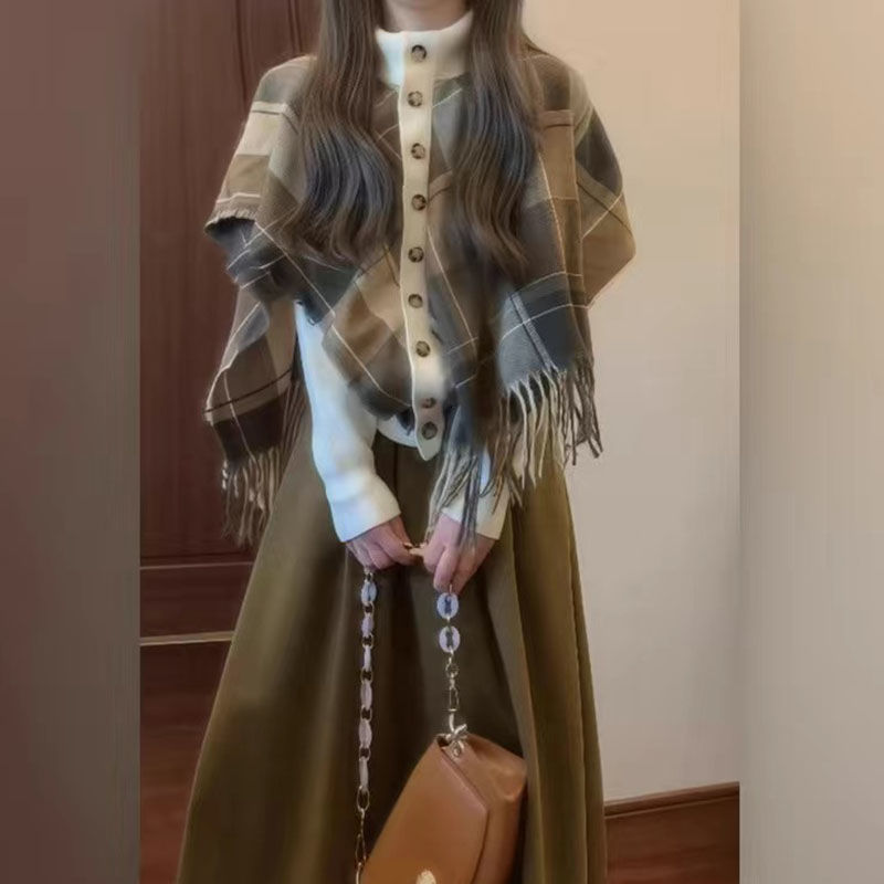 两件套装秋季韩系设计感不规则格纹披肩斗篷针织毛衣高腰半身裙女|undefined
