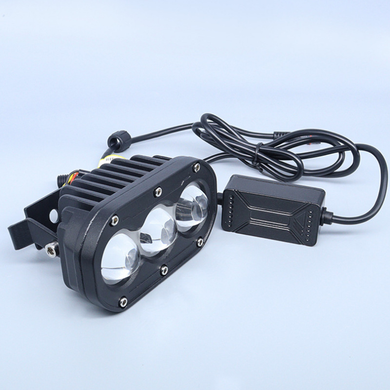 U18 Motorcycle Spotlight 60W Brillante Lámpara de niebla de dos colores Lámpara de disparo láser flash Lighthouse LED Spotlight Modified