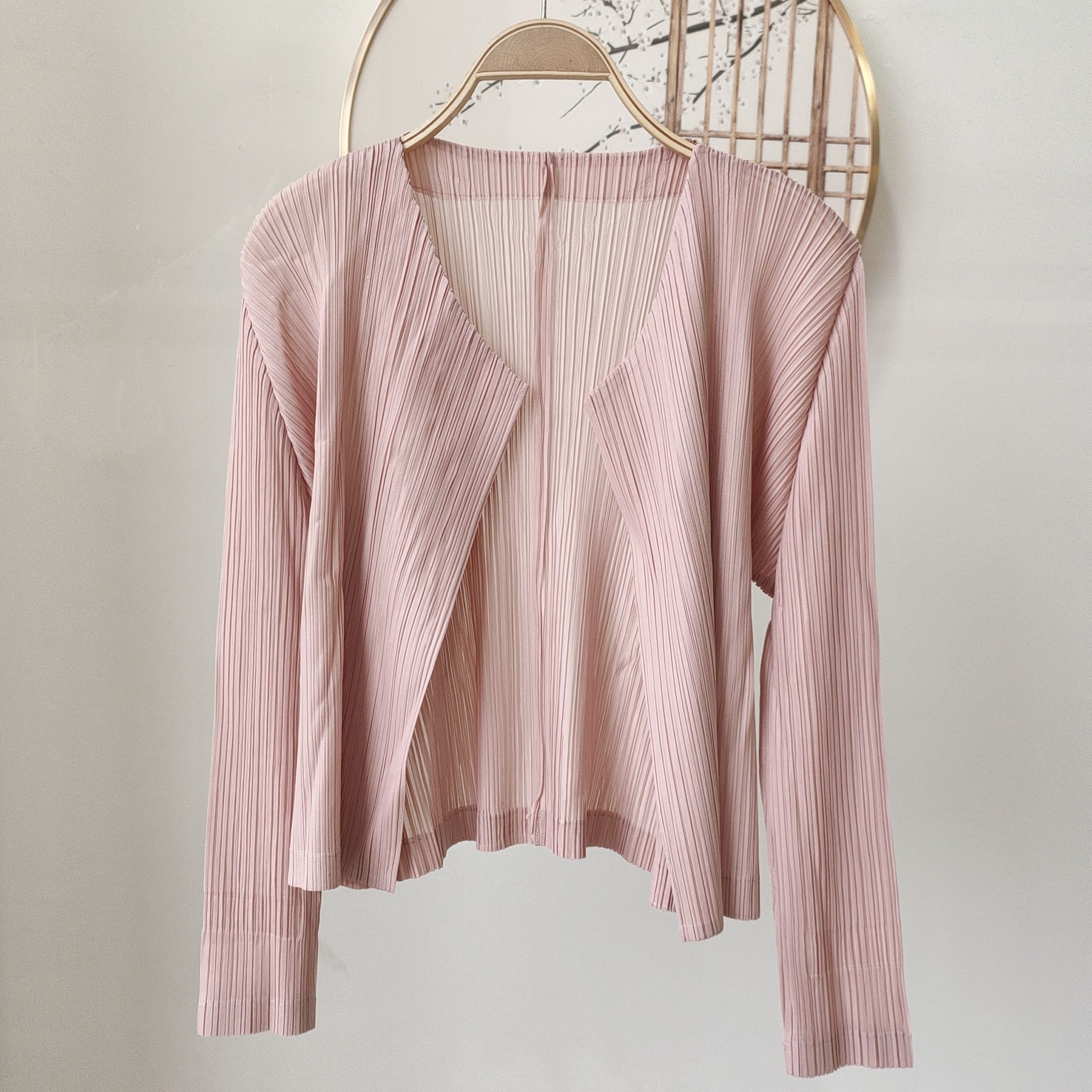 Cárdigan plisado de alta gama con calidad superior para otoño y primavera, chaqueta básica versátil de manga larga, delgada, de color sólido y corte ajustado.