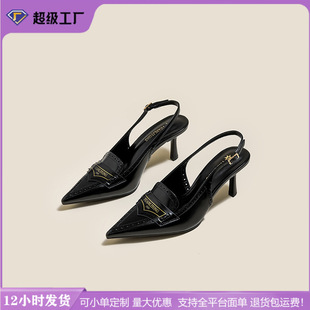 ��ی���ͬ���p�ݺ�ɫ�߸�ЬŮ�⴩�߼��м��^��՛�Ь�ϼҊW��Ь