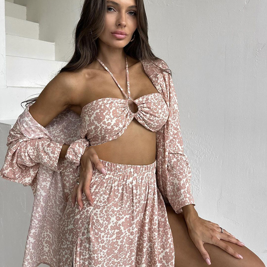Verano nueva ropa interior de pijama de damas pantalones cortos abrigo de tres piezas conjunto de alta calidad impresión de seda suelta ropa para el hogar