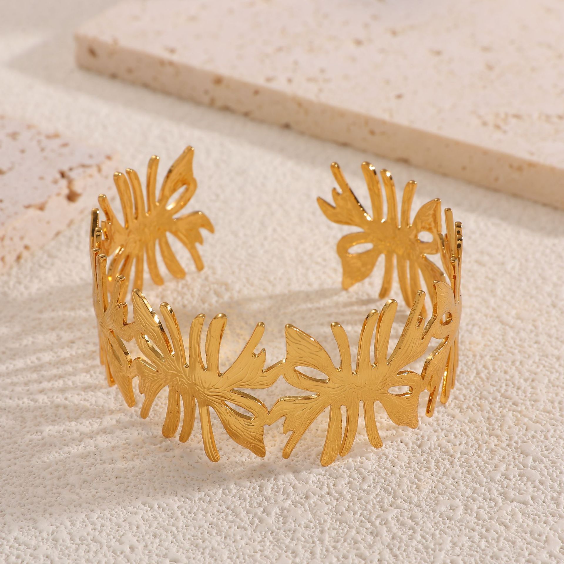 Europa y los Estados Unidos oro galvanizado imitación de frita abertura pulsera temperamento pulsera de moda transfronteriza lujo ligero alta sensación de joyas al por mayor