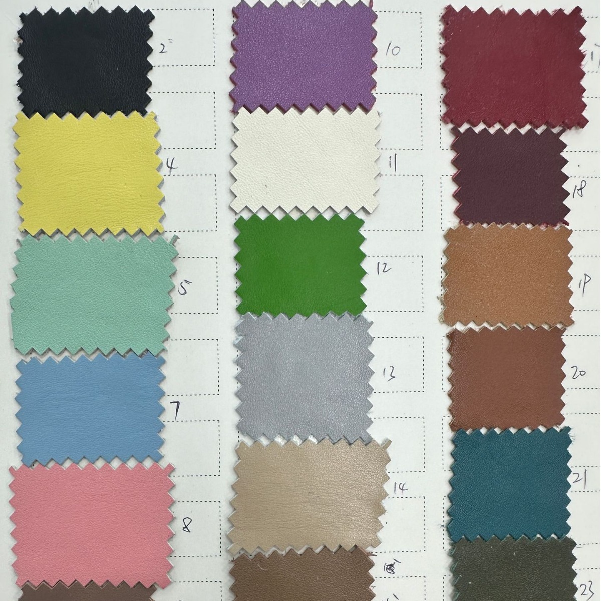 头层牛皮  小牛纹 平纹 油蜡牛皮  服装 鞋料 手套 卡包 箱包 家