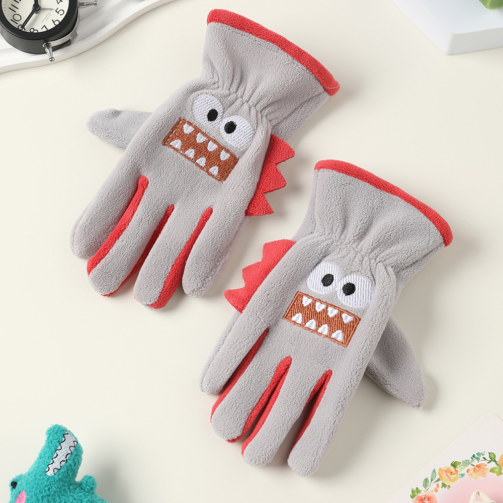 Guantes de invierno para niños con guantes de terciopelo de dibujos animados al aire libre para montar a favor de la piel, guantes de terciopelo de grano para niños y niñas.