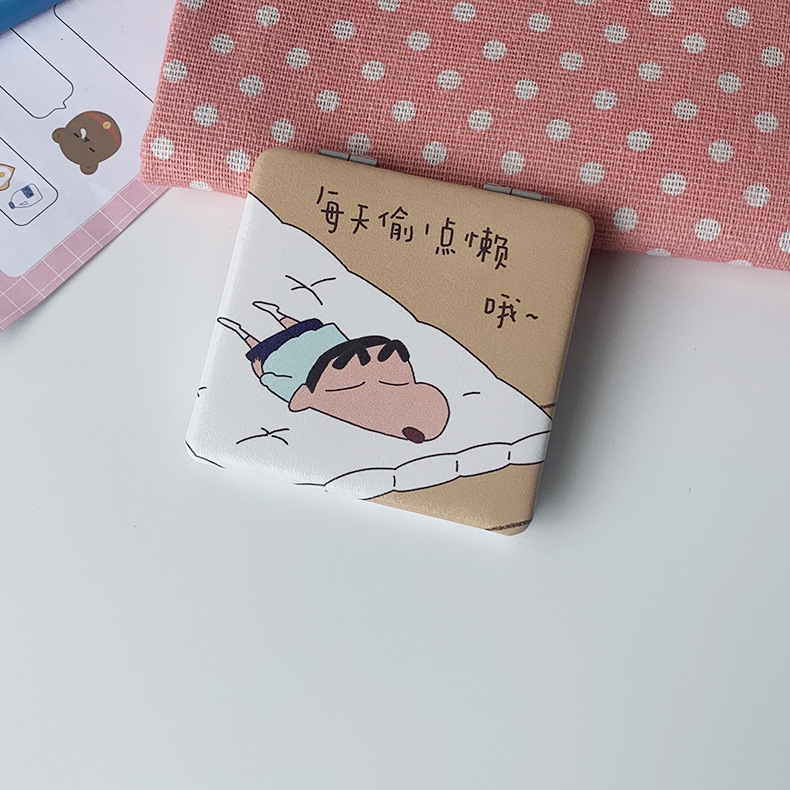 Crayón pequeño nuevo espejo de fábrica directamente para portátil plegable espejo de maquillaje estudiantes de mano comedor lindos bolsos nuevos