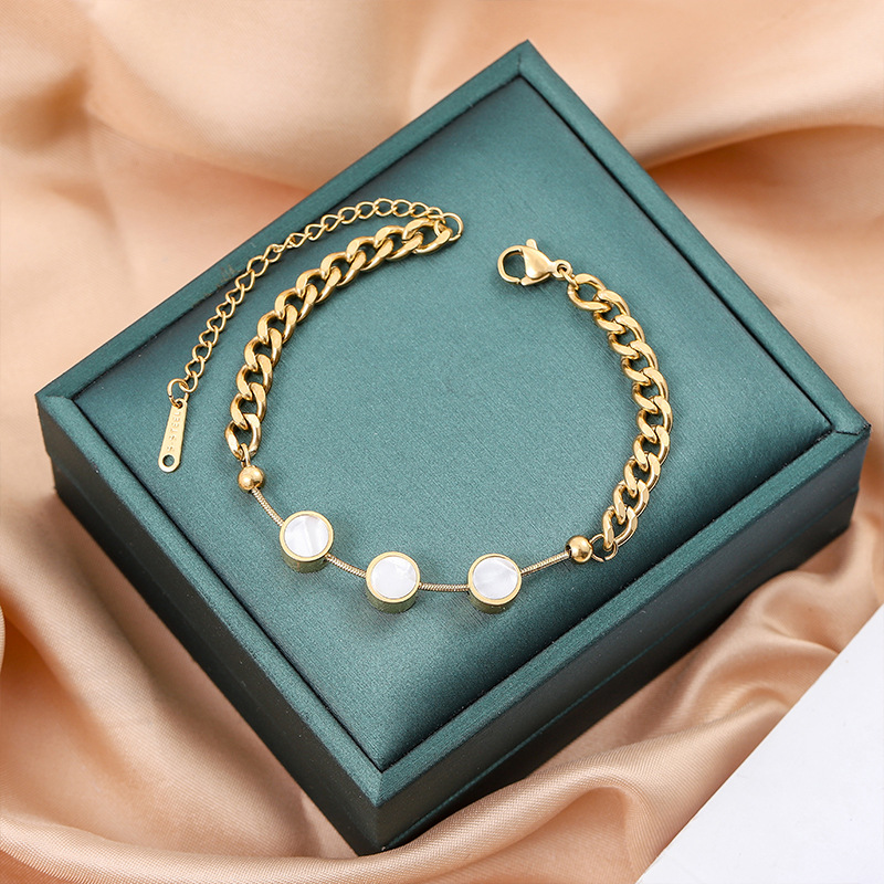 Ventas transfronterizas calientes nuevas pulseras de acero de titanio personalidad femenina de alto nivel diseño ligero de lujo moda temperamento versátil joyería de acero de titanio image 91