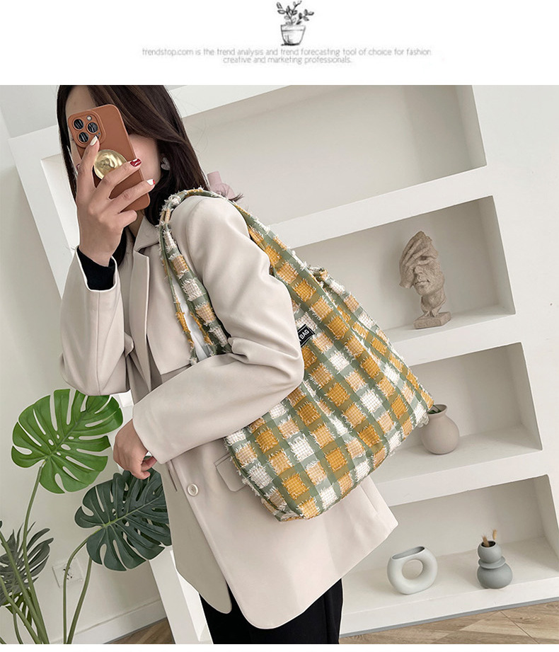 Forest-themed college style artistic girl checkered versatile tote bag, Korean Instagram fresh and cute student class shoulder bag undefined