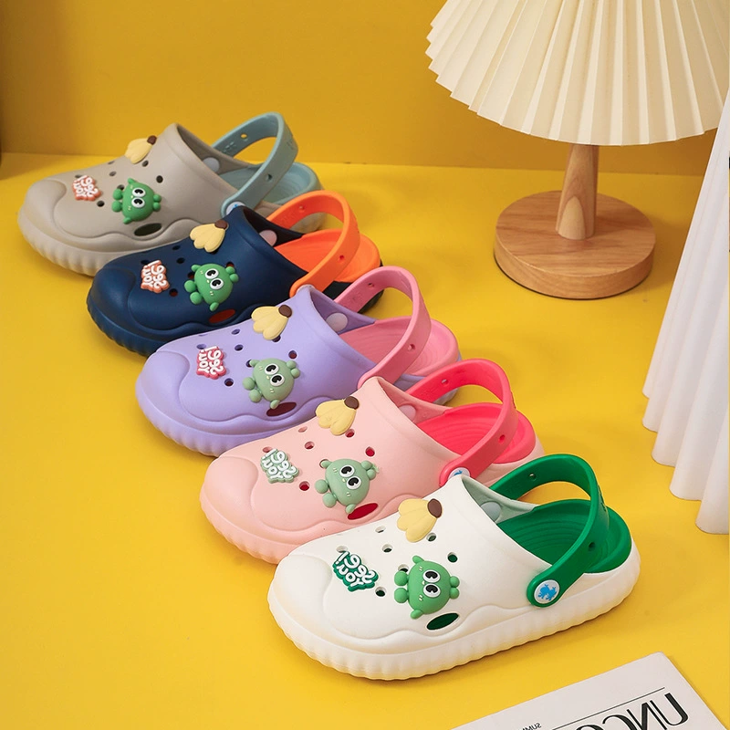 Туфли с дырками, мужские и женские сандалии, летняя легкая садовая пляжная обувь, мягкая подошва, Нескользящие уличные тапочки с героями мультфильмов