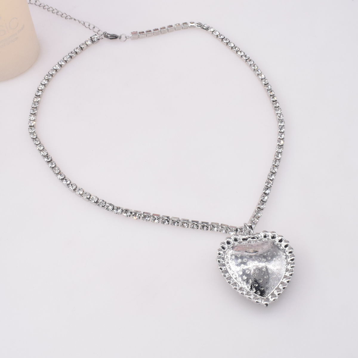 Korea New Fashion Trendy Diamond Sea Heart Necklace display picture 3
