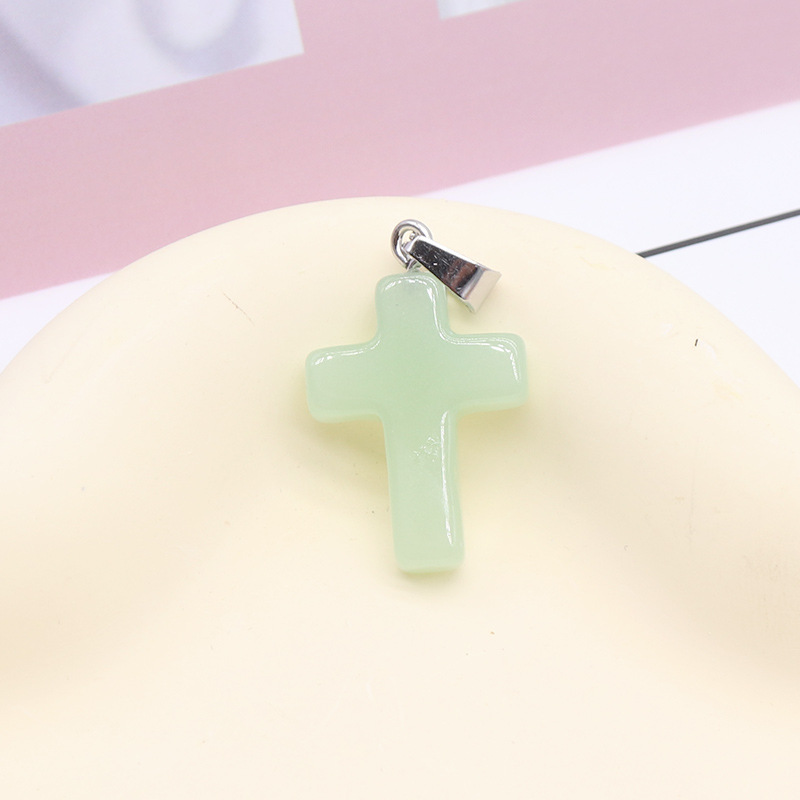 Deseo Venta caliente moda europea y americana natural piedra Cruz COLLAR COLGANTE 24 color piedra Cruz colgante al por mayor