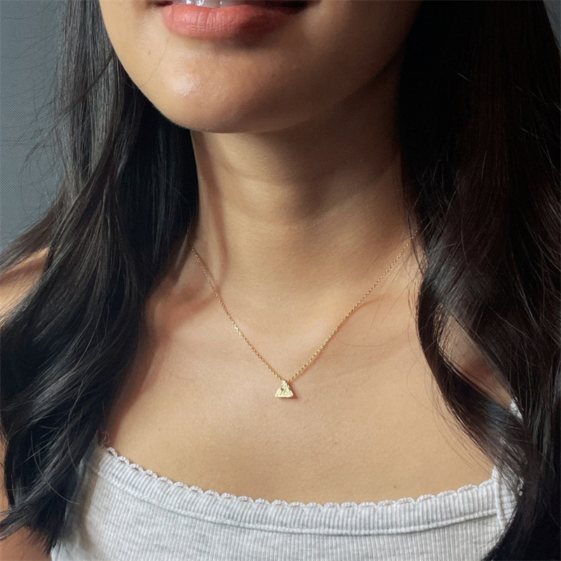 fashion plated 14K gold triangle necklace simple copper clavicle chainpicture2