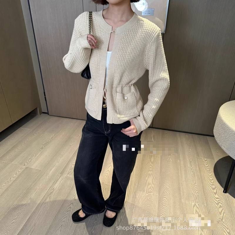 Shenzhen Nanyou Goods Ch Brand~Top~Premium Version 25 Early Autumn New Style Rhinestone C-Buckle Tie-Up Round-Neck Knit Cardigan Shenzhen Nanyou Goods Ch Brand~Top~Premium Version 25 Early Autumn New Style Rhinestone C-Buckle Tie-Up Round-Neck Knit Cardigan
