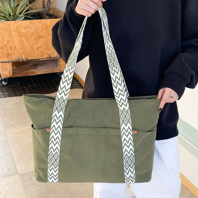 Bolsa de viaje japonesa de diseño casual de nicho nuevo estilo de literatura y arte relajado viento de gran capacidad de viaje de hombro bolso