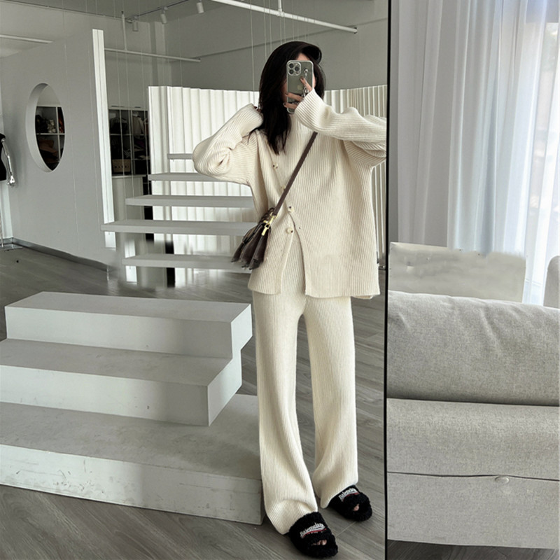 Elegant design demi-season set