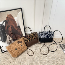 跨境毛绒秋冬手提包包女包2025新款甜酷风小众手机包学生单肩斜挎