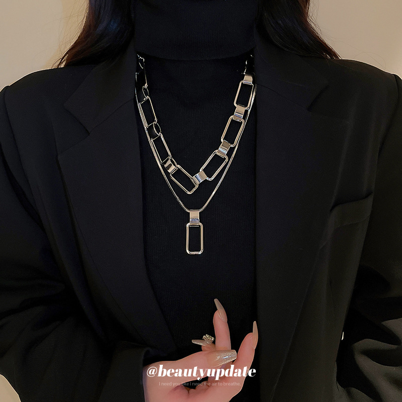 Collar de cadena de costura de metal traje europeo y americano estilo frío colgante collar estilo punk diseño nicho collar al por mayor