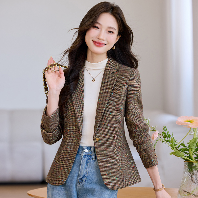 羊毛西装外套女秋冬2025新款高级感小个子短款女士小香风修身西服|undefined