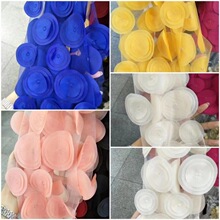 �S��ֱ�����ı���W�����w�AȦ�����r��Ů�b�ٽz�M������