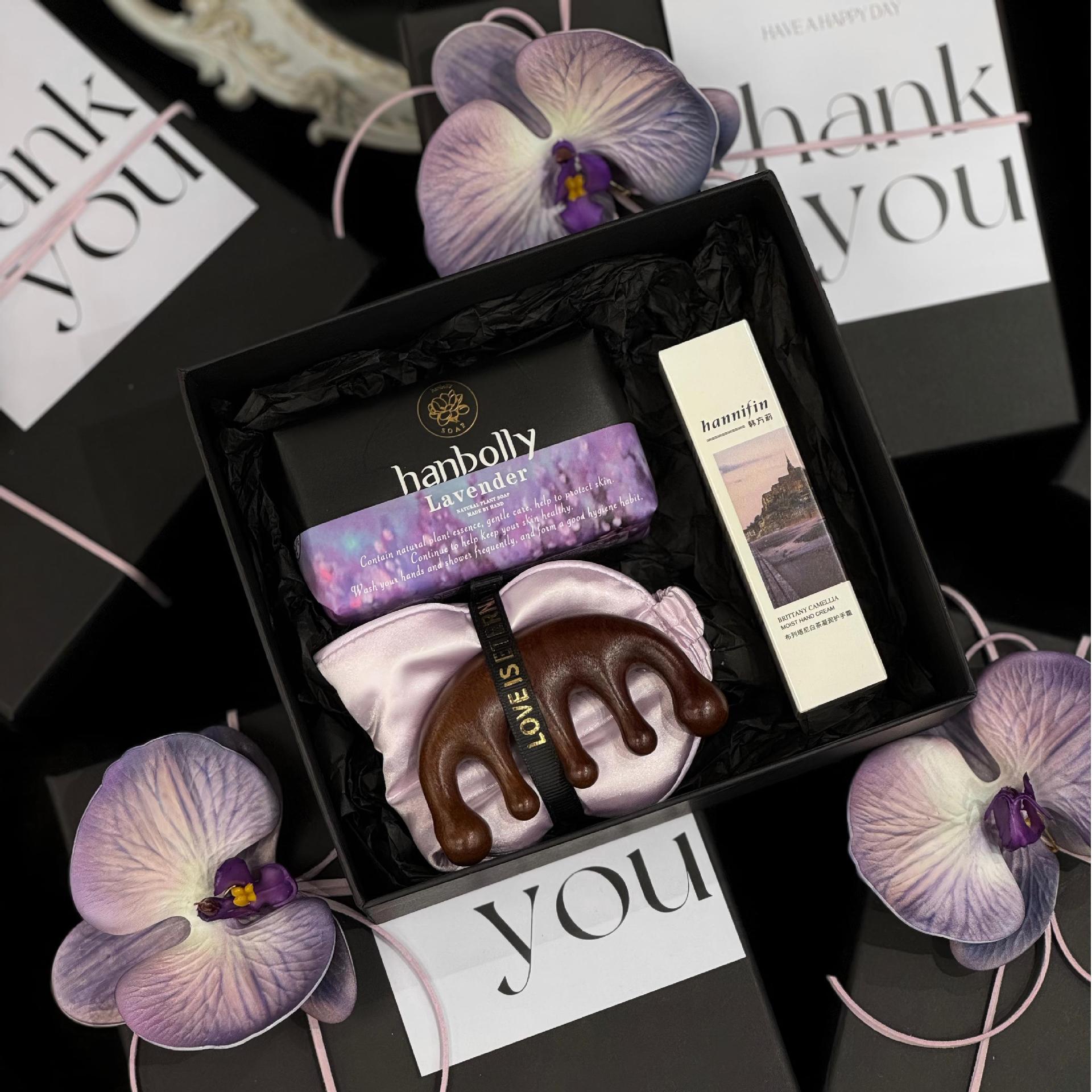 스타일 13 [향기 비누 + 마사지 브러쉬 + 안대 + 핸드크림]