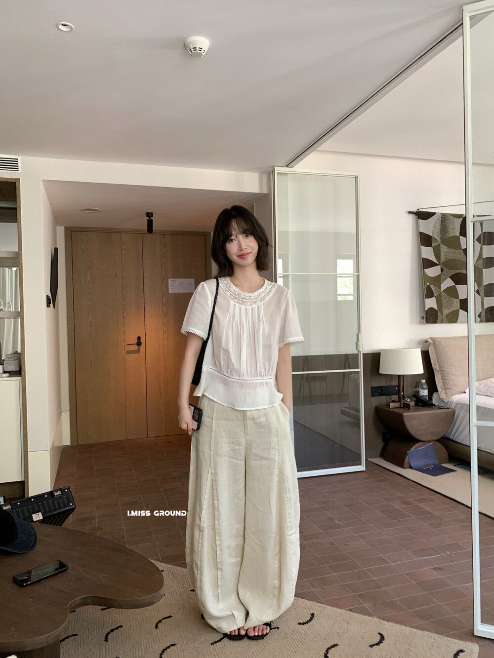 Áo sơ mi nữ tay ngắn phối ren cổ điển chất liệu tơ tằm linen — trắng ngà chi tiết 24