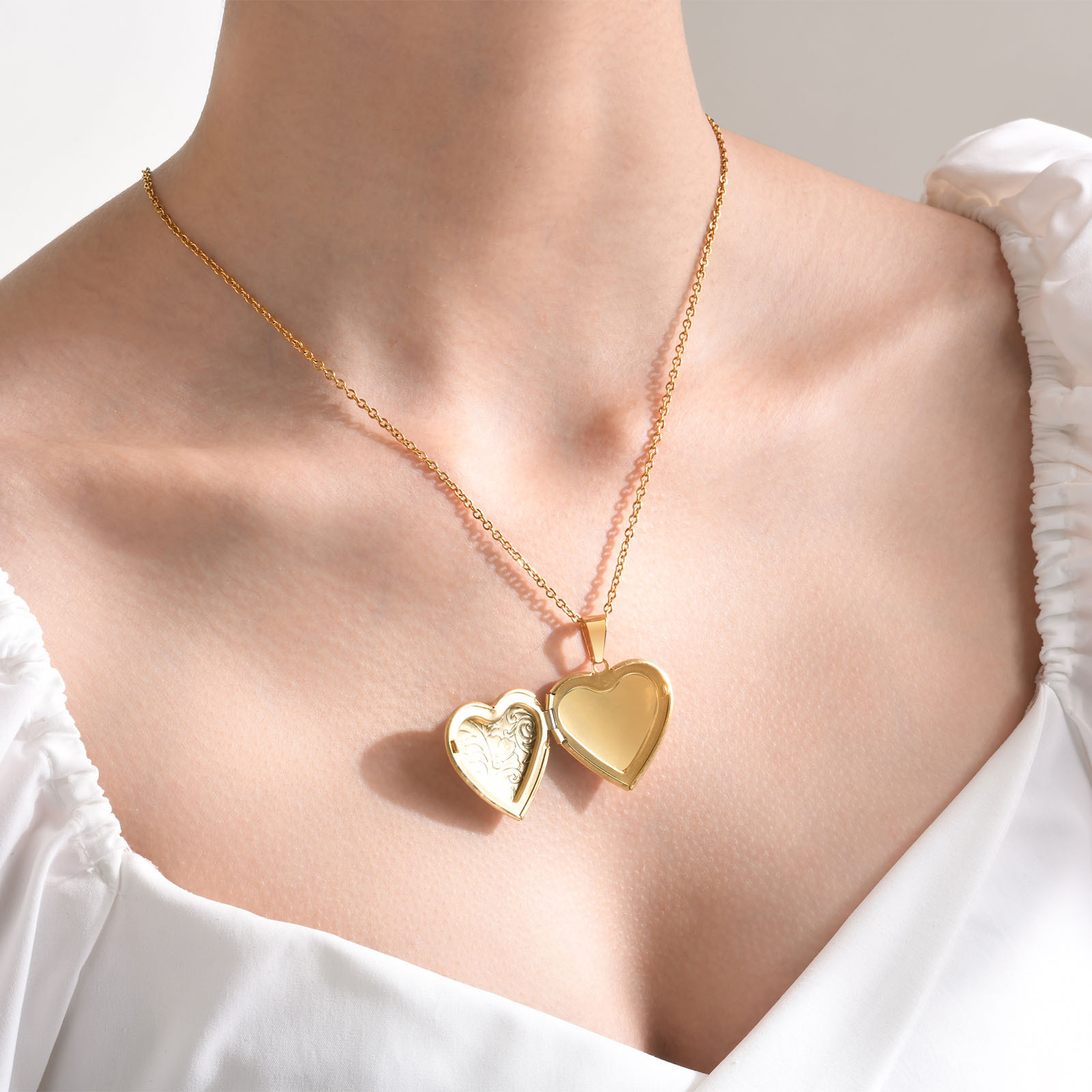 6g Weight 0.03µm Gold Plating Thickness Electroplated Gold Plating Process 18K Real Gold Plated Plating Material 201 Stainless Steel Pendant Material Necklace Classification 201 Stainless Steel Chain Material Paperclip Chain, cable chain Chain Type 1 Piece Quantity Daily Occasion 201 Stainless Steel Material Heart Shape Pattern Women's Gender Simple Style Style Inlay Craft Wholesale Jewelry Simple Style Heart Shape 201 Stainless Steel 304 Stainless Steel 316 Stainless Steel Zircon Inlay Locket Necklace 19
