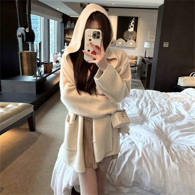 韩系高级感纯色连帽针织开衫秋冬新款宽松慵懒风中长款毛衣外套女