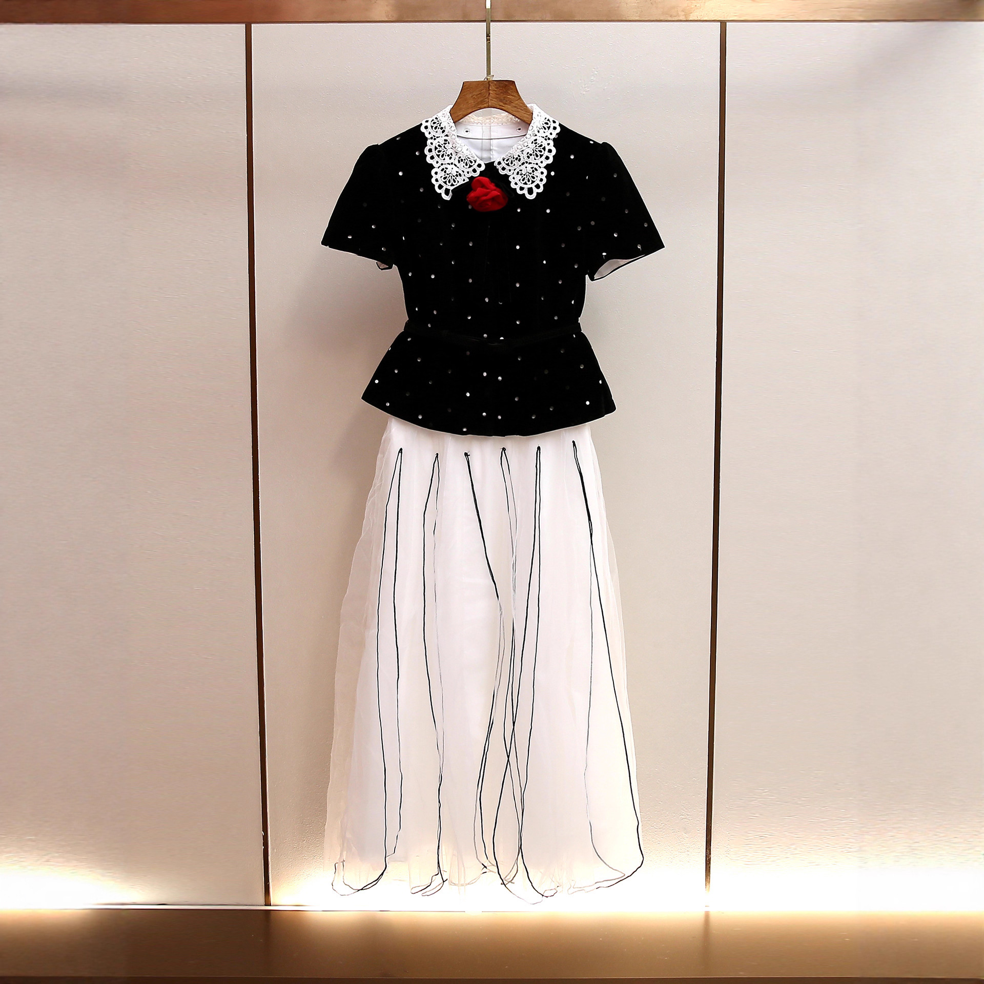 深圳南油高端女装秋季新款法式钉珠丝绒上衣网纱半身裙名媛套装女