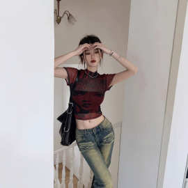 复古泰式辣妹红色正肩短袖T恤女夏季修身显瘦印花欧美短款上衣潮