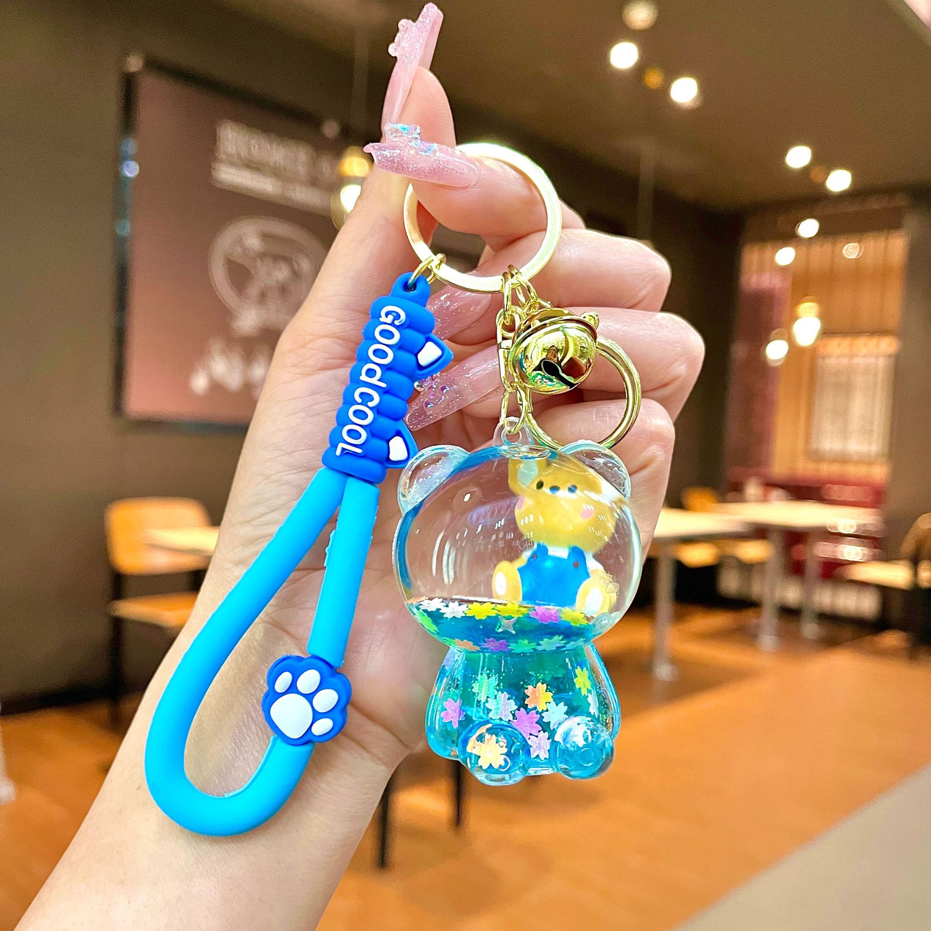 Nuevo llavero de dados luminosos con aceite, cuentas de burbujas, dados, colgantes de botella de arena de cristal, colgantes de bolsas al por mayor