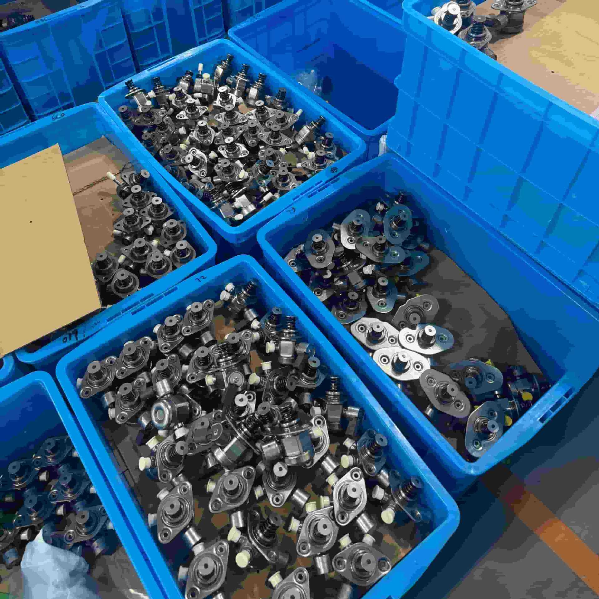 Various high-pressure fuel pumps High-pressure fuel pumps