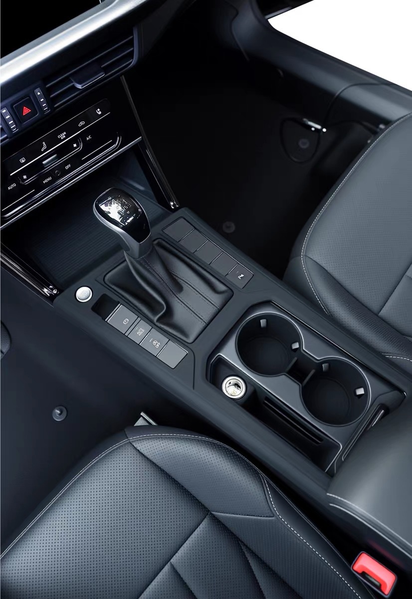 Suitable for Volkswagen Passat central control silicone protective pad, car interior decorative film, anti-scratch modification accessories