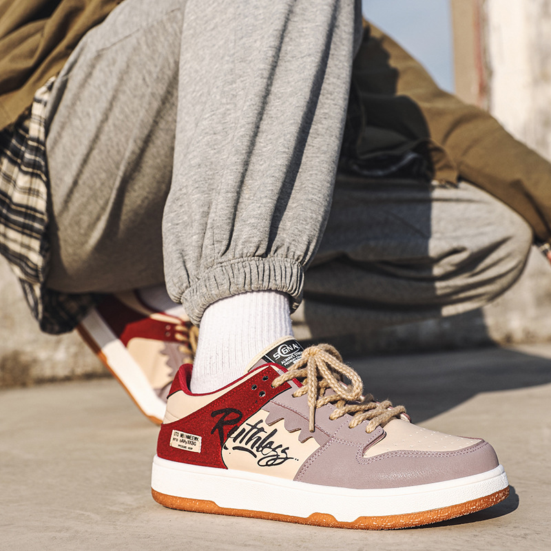 Chaussures de skate graffiti de niche de printemps 2025 pour hommes, version coréenne de la tendance, chaussures de sport décontractées à coutures rétro, chaussures pour hommes_voghion.com