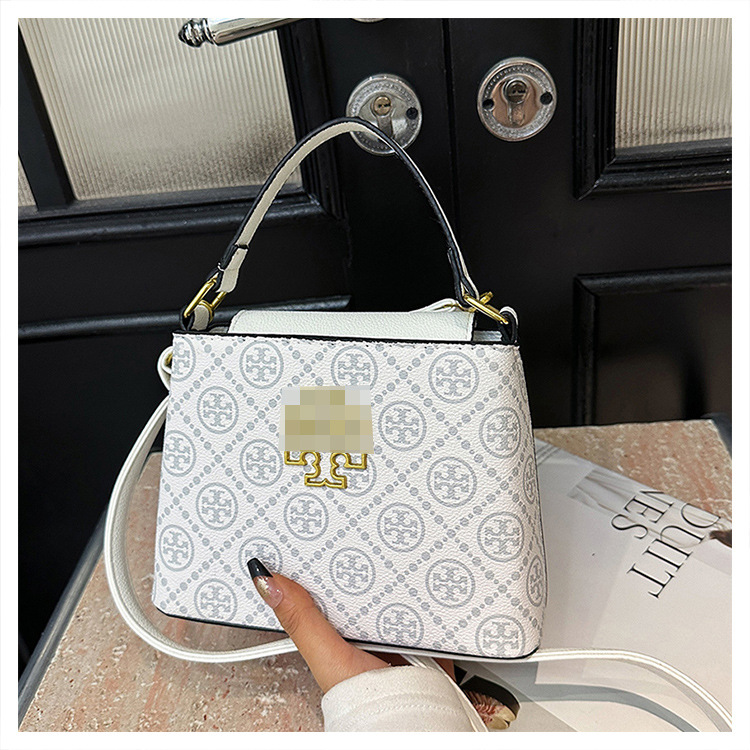 Bolsos transfronterizos de nueva marca de moda para mujer, flores antiguas, retro, charol europeo y americano, bolsos de alta capacidad, bolsos populares de todo fósforo