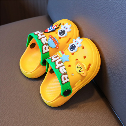 Children's slippers men's summer Baotou soft sole non-slip home indoor sandals girls and children's summer cute hole shoes