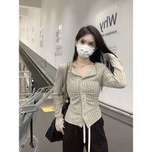 纯欲风翻领长袖针织衫女秋季韩版2025新款修身显瘦褶皱设计感上衣